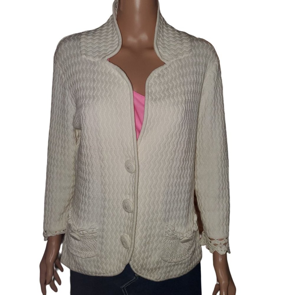 Raisey Chevron Pattern White Grandma Cardigan Sweater Crochet details Sz M